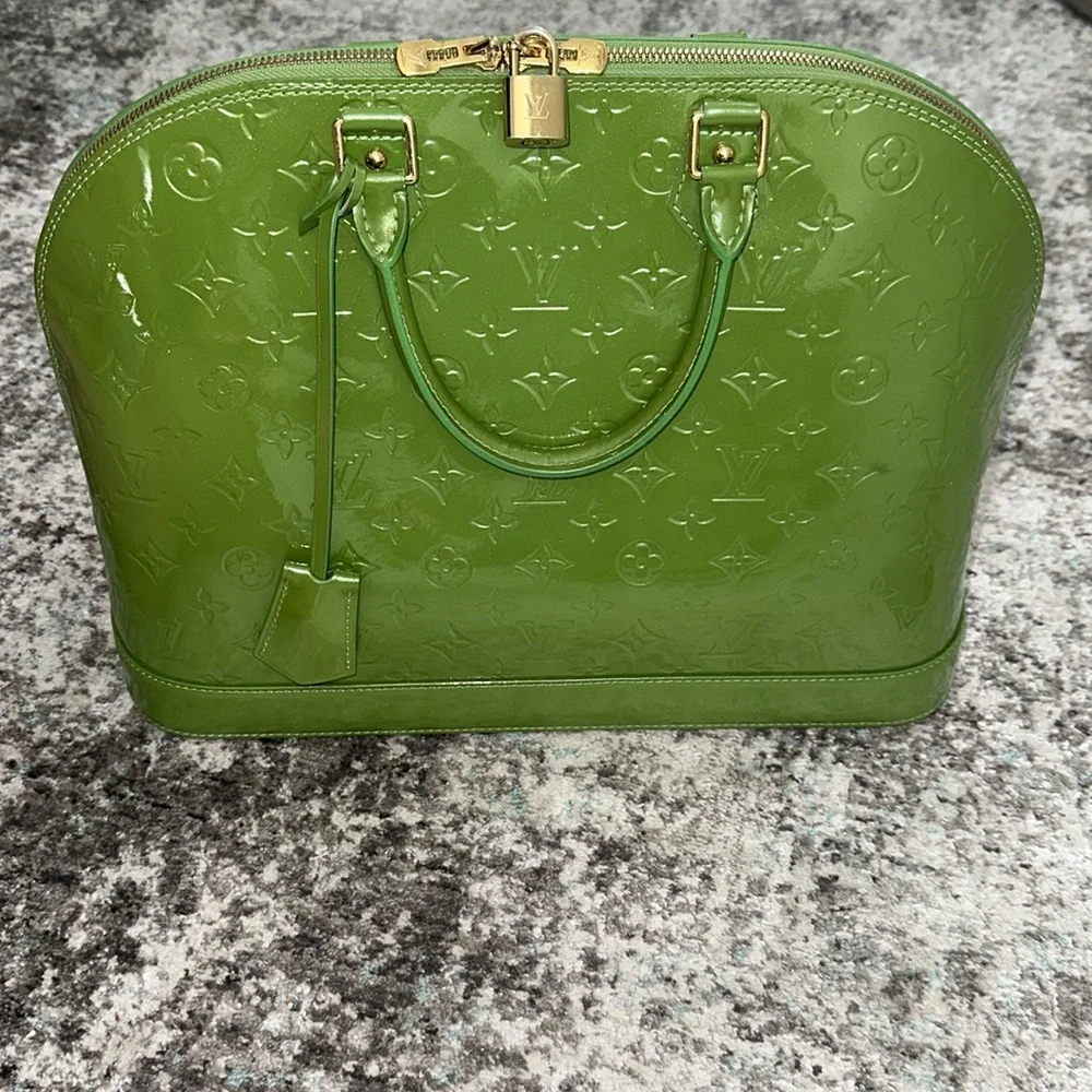 Louis Vuitton Alma GM - Limited Edition Vert Tonic Monogram Vernis - Picture 15 of 17